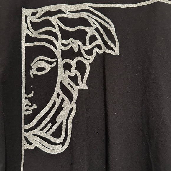 Versace T-shirt - Picture 3 of 4
